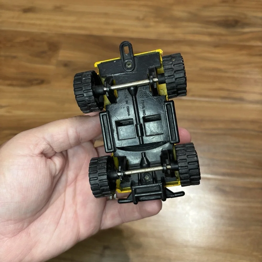 Vintage Remco Toys 1987 Yellow Open‎ Back Pick Up Truck Die Cast Model Car